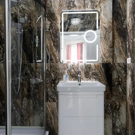 Grazzia Deluxe *